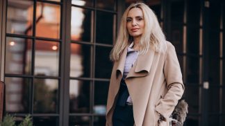 Hanka (52): Syn chce přijít na Vánoce i se svým přítelem. Manžel ale neví, že je gay