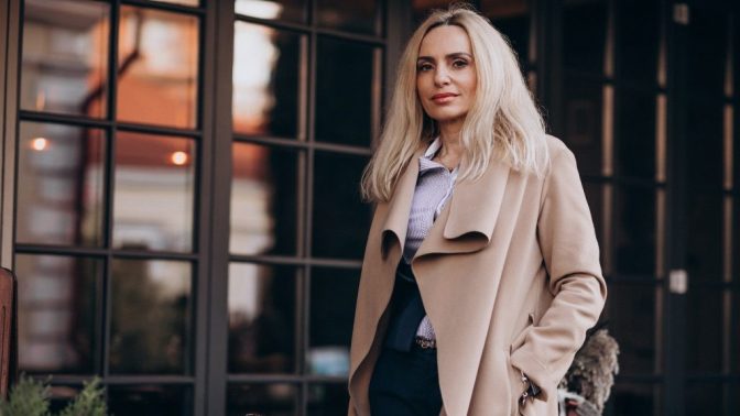 Hanka (52): Syn chce přijít na Vánoce i se svým přítelem. Manžel ale neví, že je gay