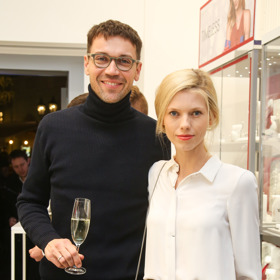 Veronika je bývalou modelkou, přesto má k dobrému jídlu velmi blízko a ráda svého muže do restaurací doprovází.