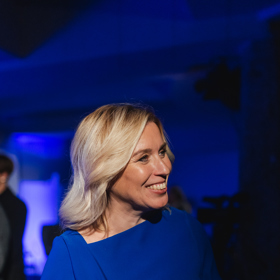 Jde o šaty české značky LEEDA.