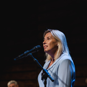 Jde o její oblíbenou značku, která jí na kampaň ušila hned několik modelů. 