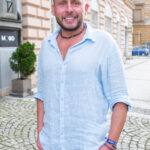 Reportér Jan Tuna bojoval s depresí po odchodu z televize Nova. Jeho stavy byly tak vážné, že někdy nedokázal ráno vstát z postele.