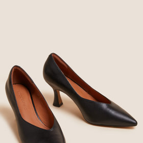 Klasické černé lodičky z měkké kůže na pohodlném podpatku, Marks&Spencer, 2299 Kč