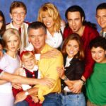 Nejslavnější rolí Angely Watson je Karen ze sitcomu Krok za krokem.