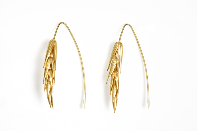 Poslední kolekce s názvem CEREAL odkazuje na to, že na první pohled obyčejný obilný klas je pro přežití lidstva velmi potřebný. 