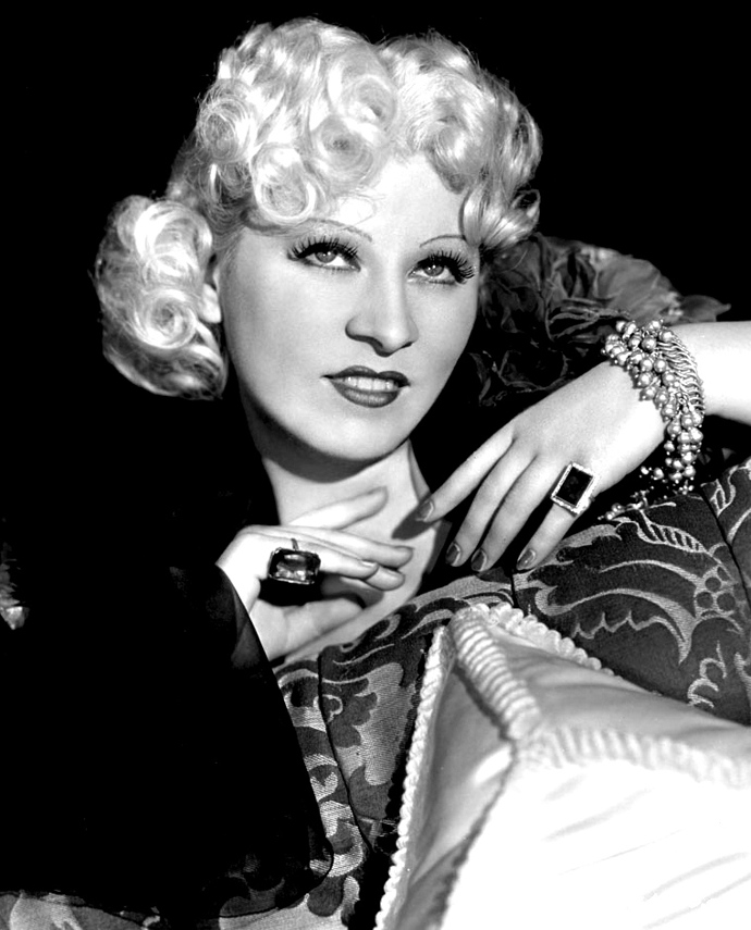 Herečka Mae West: „Muž v domě má hodnotou dvou na ulici."