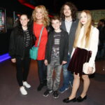 Herečka Lucie Benešová vychovává s manželem Tomášem Matonohou dceru Lauru a syna Štěpána. Její prvorozený syn Lucián ze vztahu s Filipem Blažkem se už osamostatnil a adoptovaná dcera Sára se dokonce sama stala maminkou. Před rokem se jí narodila dcera Melánie, a z Lucie tak udělala babičku.