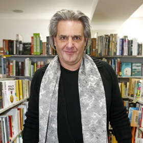 Moderátor Slávek Boura napsal o svém setkání s poltergeistem dokonce knihu.