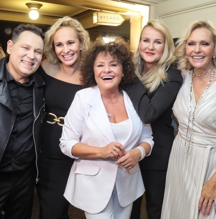 Vendula Pizingerová tenkrát nakousla téma podzimu. Je to podle ní ideální období k setkávání s přáteli.