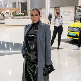 Dominika Cibulková vyrazila na módní akci Fashion LIVE! 2022 v Bratislavě v černých latexových šatech.