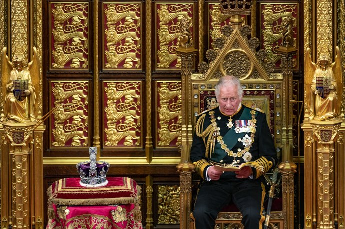 Ač Meghan a Harry investují do své bezpečnosti odhadem tři miliony dolarů ročně, není to nic v porovnání s princovým otcem, králem Karlem III. Ten má na svém sídle Highgrove dokonce vlastní kryt!