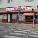 Vyhlášená jídelna sídlí na rohu ulic Budějovická a Za Zelenou liškou.