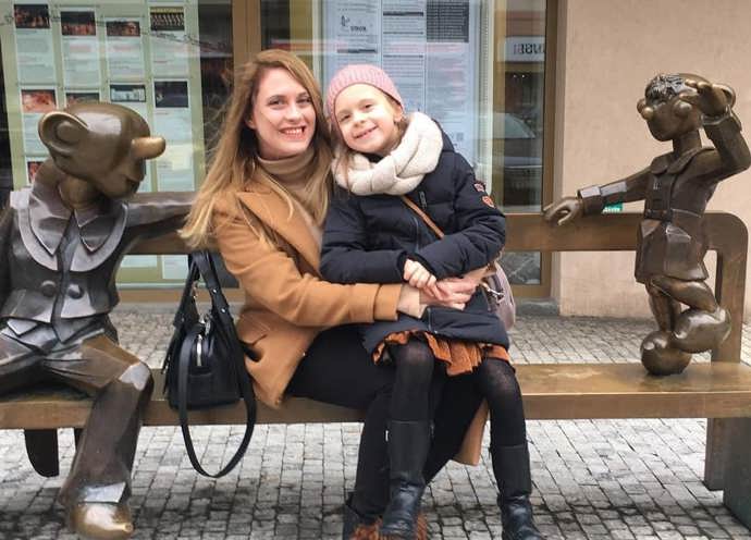 Natálie je také spokojenou maminkou. Miluši Bittnerové prozradila, že za přítelem létá do Kanady.