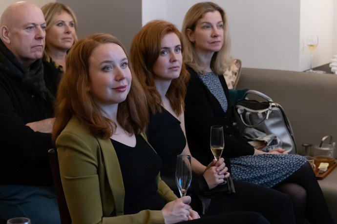 Přednášku profesora Dvořáka si nenechaly ujít herečky Martina Babišová a Alena Doláková.