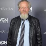 Poznáváte v tomto prošedivělém sympaťákovi Marva z komedie Sám doma? Daniel Stern je už od roku 1980 ženatý s Laure Mattos a mají spolu tři děti.