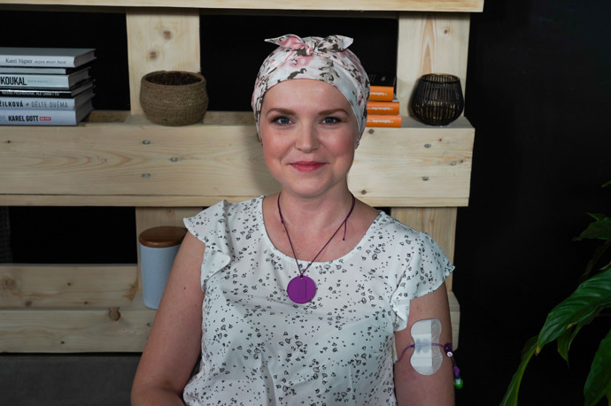 Hanka si v březnu letošního roku našla nádor v prsu, podstoupila sérii čtyř silných chemoterapií a nyní ji koncem listopadu čeká oboustranná mastektomie, tedy odnětí obou prsů.