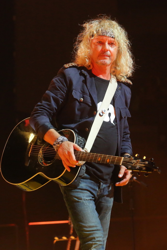 Fanynky na něm vždy obdivovaly jeho kučeravé blond vlasy. 