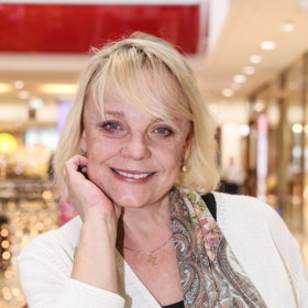 Veronika Jeníková má ke zdravotnictví velmi blízko. Roky se starala o stárnoucí rodiče, a nějaký čas dokonce studovala ošetřovatelství na Karlově univerzitě.