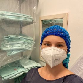 Pro stanovení diagnózy musela Hanka z neinvazivních zákroků podstoupit vyšetření palpací (pohmatem), sonografické a mamografické vyšetření a z těch invazivních biopsii, tedy odebrání vzorku nádoru pomocí bioptické jehly.