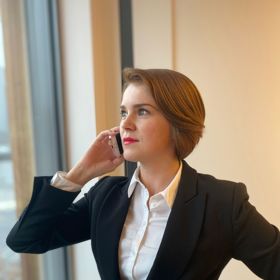 Ještě začátkem letošního roku byla Hanka Samsonova úspěšnou manažerkou obchodního týmu v jedné české pojišťovně. V březnu se ale její život obrátil vzhůru nohama.