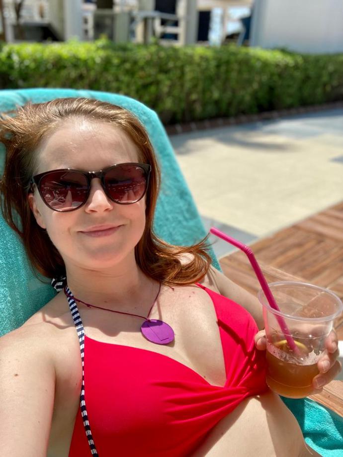 Závěrečnou diagnózu se Hanka Samsonova dověděla 10. května letošního roku. Den poté odcestovala na dlouho plánovanou dovolenou v Turecku, kterou si podle svých slov náramně užila a nabrala zde síly na druhou etapu vyšetření a hlavně léčbu.