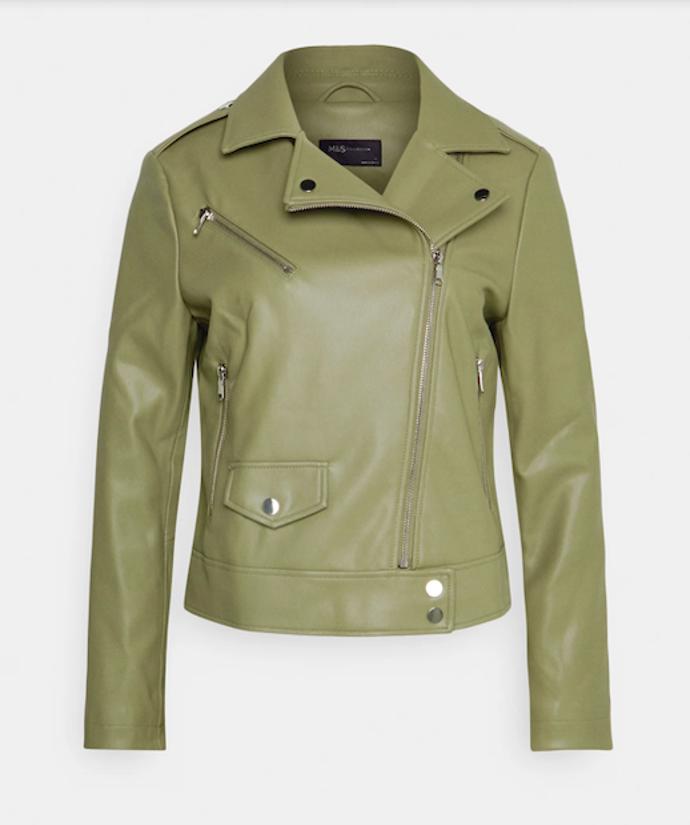 Křivákům sluší vlastně každá barva, zde olivová od Marks&Spencer, zalando.cz, 1399 Kč