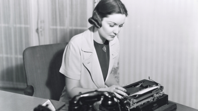 Záhada rukopisu: Nikdy nevydaný román skrývá klíč k dávné vraždě i tajemství