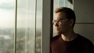 Lukáš (37): Otec se mi vysmívá, že nikdy nenajdu lásku na celý život. Možná na tom něco bude