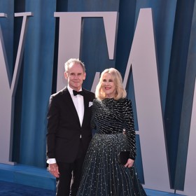 Catherine O'Hara s manželem Bo Welchem, který jako designér často spolupracuje třeba s režisérem Timem Burtonem. Catherine a Bo mají spolu dvě děti.