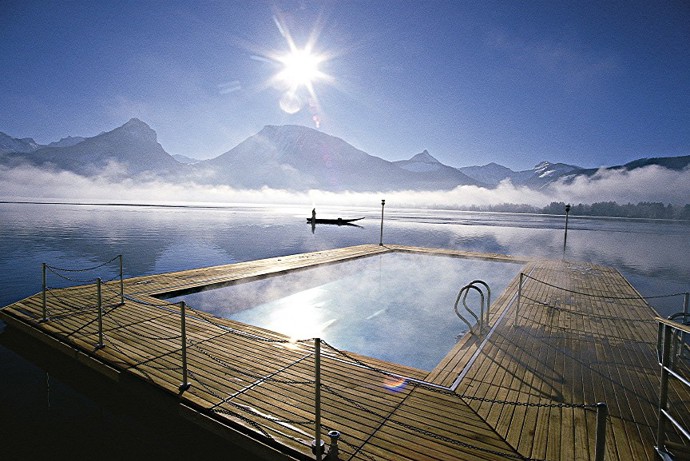 Legendární hotel Im Weissen Rössl (U bílého koníčka) nabízí unikátní jezerní spa.