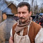 Ondřej Vetchý si v pohádce Tajemství staré bambitky 2 zahrál hrnčíře Jana, který je ve skutečnosti i loupežníkem Karabou.