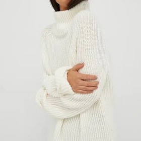 Svetr ze směsi vlny a syntetiky perte ručně, nebo na jemné praní v pračce. Svetr Drykorn, answear.cz, 3099 Kč