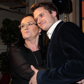 Ondřej s matkou Hanou Gregorovou. 