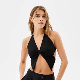 Top ve tvaru motýla. Bershka, 249 Kč