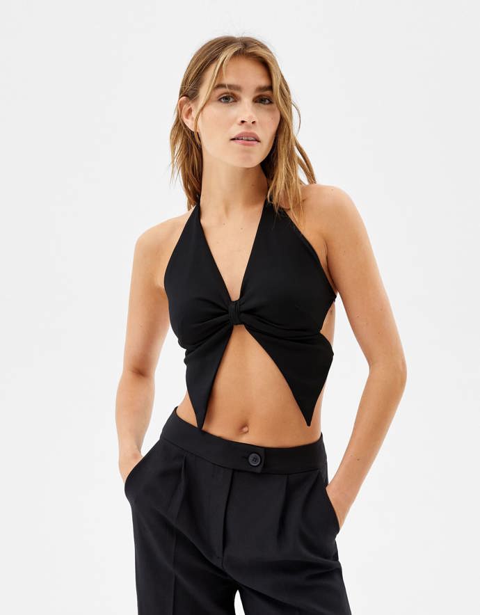 Top ve tvaru motýla. Bershka, 249 Kč