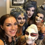 Muzikál Drákula dodnes uvádí Hudební divadlo Karlín.