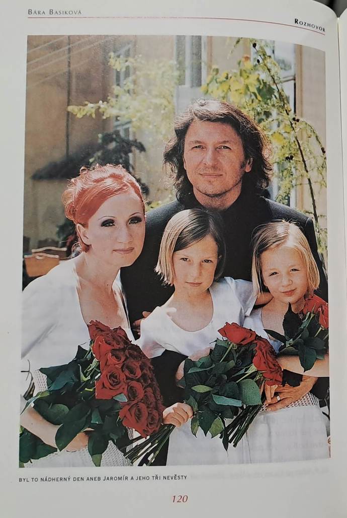 Takhle vypadala Bára Basiková jako nevěsta. 