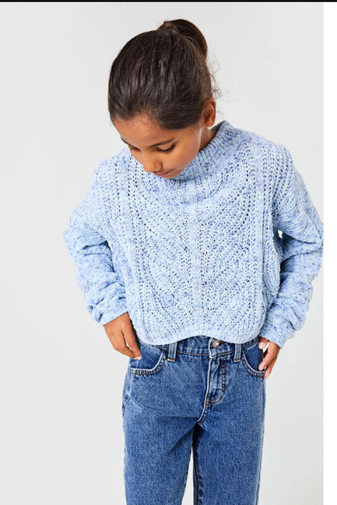 Teplý dívčí svetřík značky NAME IT, 479 Kč