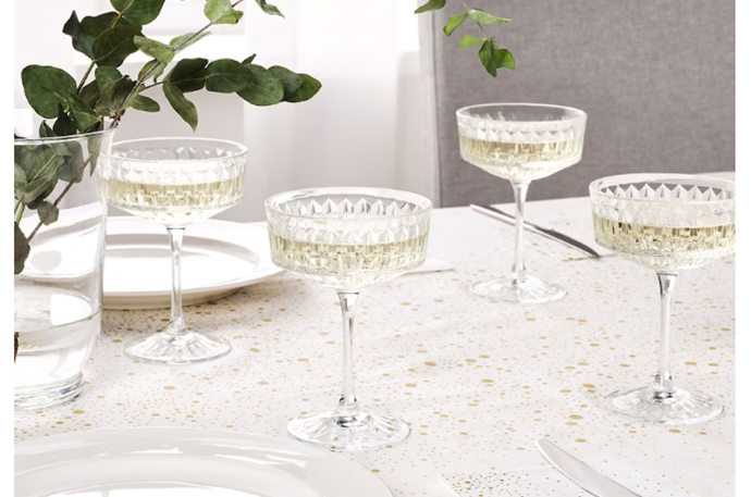 Sklenice na šampaňské. IKEA, 299 Kč