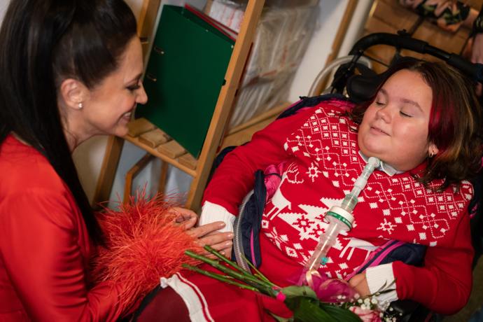 Lucie Bílá se po vánočním koncertu setkala se svou jedenáctiletou fanynkou Dominikou Jindráčkovou.
