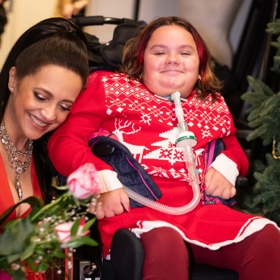 Dominika, která je po těžké autonehodě, přijela za zpěvačkou do Divadla Lucie Bílé až z Jičína.