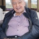 Takto vypadá Josef Zíma dnes, ve svých 90 letech - a stále veřejně vystupuje.