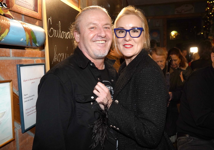 Pepa Vojtek s manželkou Jovankou si poslední divadelní večírek nenechali ujít. 