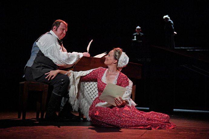 Alena Antalová jako Anna Rybová v dramatu Noc pastýřů s kolegou Milanem Němcem.