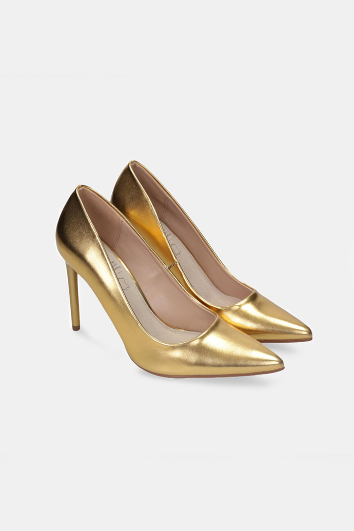 Zlaté dámské lodičky na jehlovém podpatku. Baťa, 599 Kč