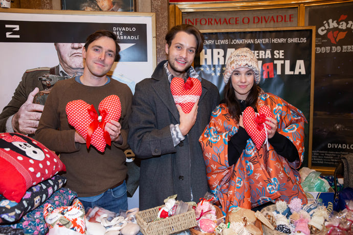 Na vánočním trhu si lidé mohli zakoupit suvenýry, jejichž výtěžek putoval Nadačnímu fondu Slunce.
