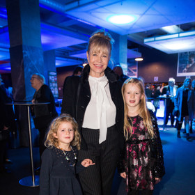 Dvě starší vnučky Jany Švandové.