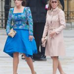 Princezny Beatrice a Eugenie na svatbě Prince Williama a Kate Middleton. Jejich klobouky od královského návrháře Philipa Treacyho obletěly svět. 