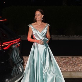Kate jako Popelka z Disneyho pohádek. Během karibského turné měla na sobě úchvatné saténové šaty od vídeňské návrhářky Phillipy Lepley.