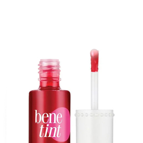 Tekutá barva na rty a tváře BeneTint. Benefit, 468 Kč